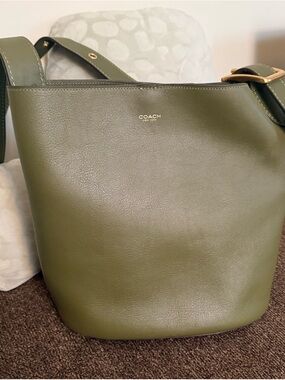 Coach Olive Green Bleecker Leather Bucket Bag EUC